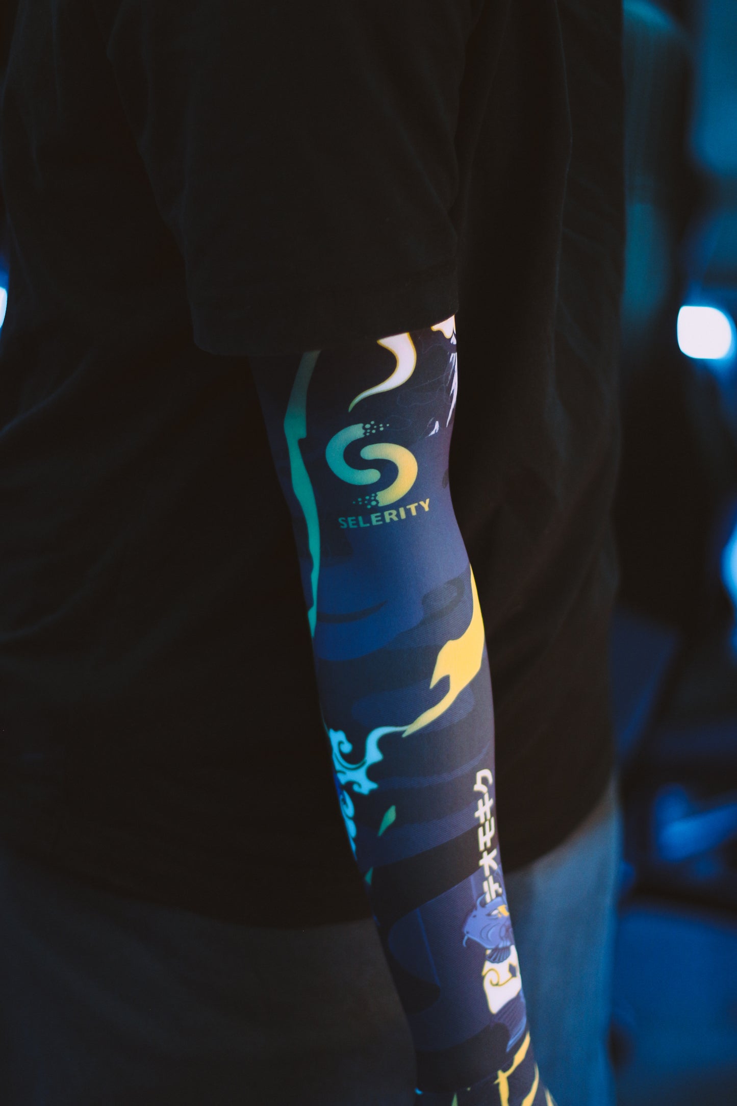Gaming Arm Sleeve PC Sport with open glove thumb hole for esports gamers Hikari Blue Fish