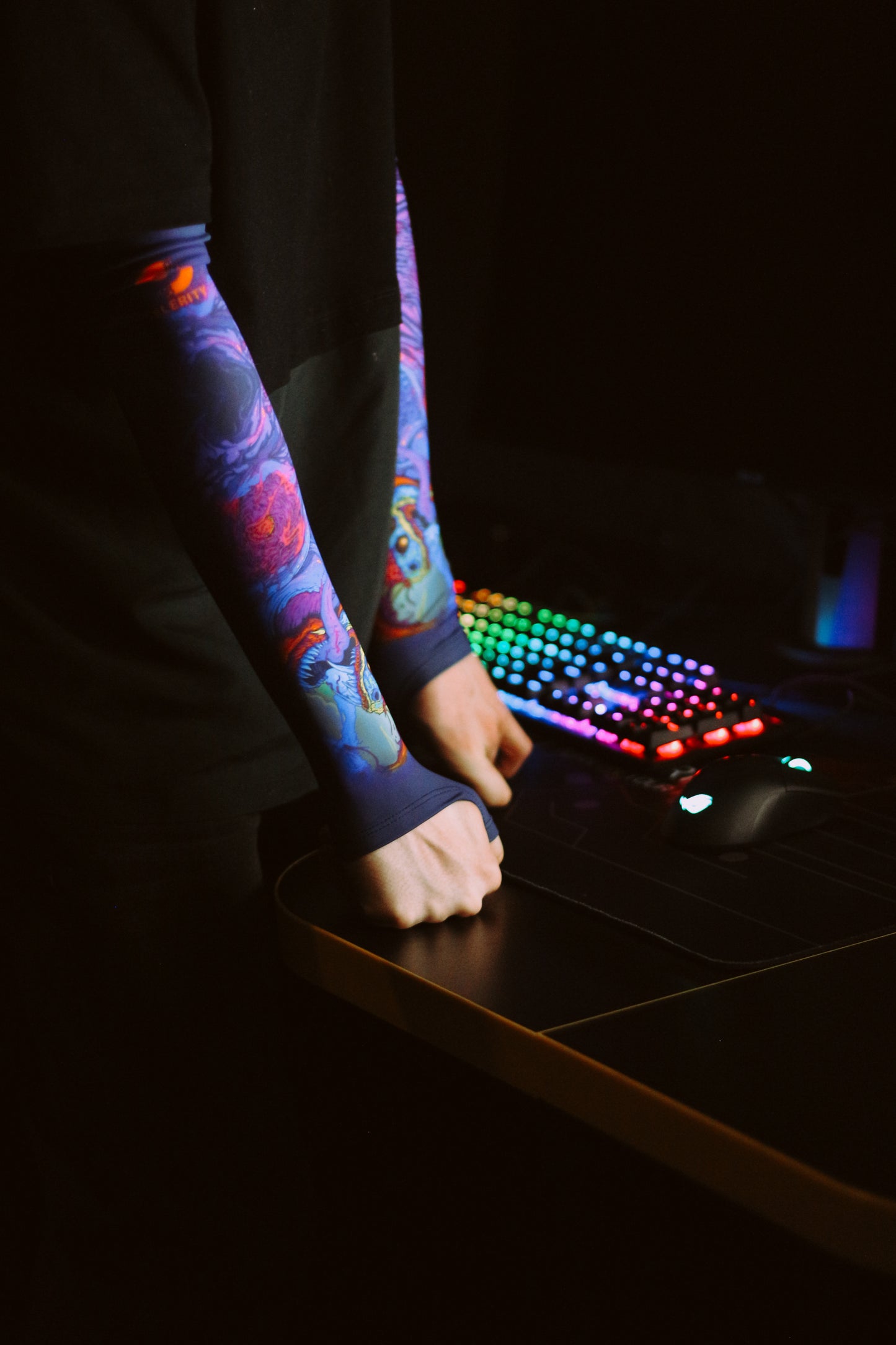 Gaming Arm Sleeve 2.0 HyperBeast CS:GO with open glove for PC gamers Selerity