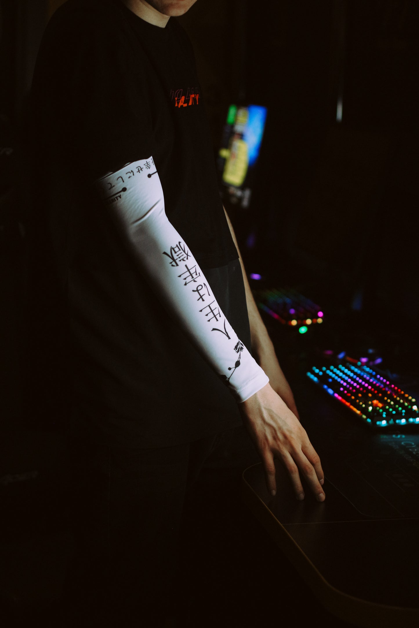 Gaming Arm Sleeve Japanese Hieroglyphs for PC esports gamers Selerity