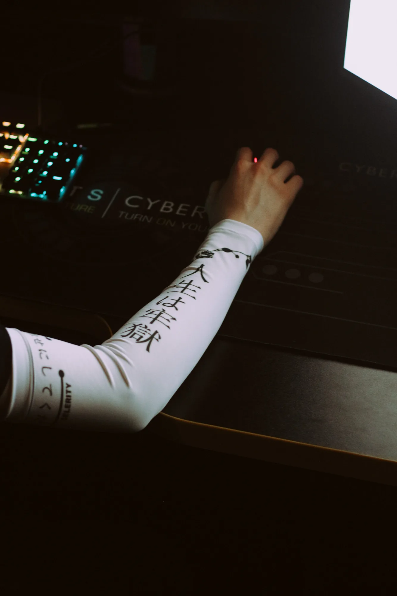 Hieroglyphs White 1.0 — 2