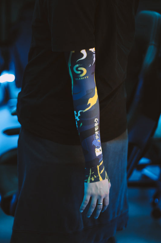 Gaming Arm Sleeve PC Sport with open glove thumb hole for esports gamers Hikari Blue Fish