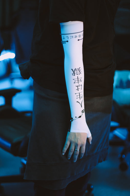 Gaming arm sleeve with a half-palm 2.0 Japanese Hieroglyphs Selerity